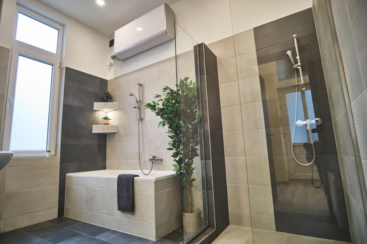 F4 Design Apartment- Budapest Extérieur photo